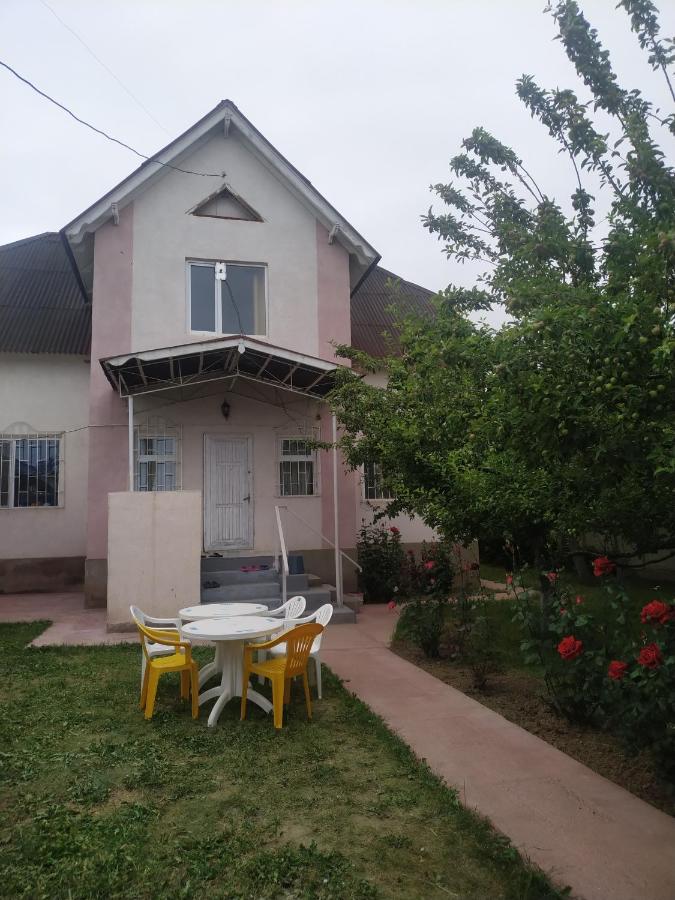 Guest House Regina Bulan Sogottuu Exterior photo